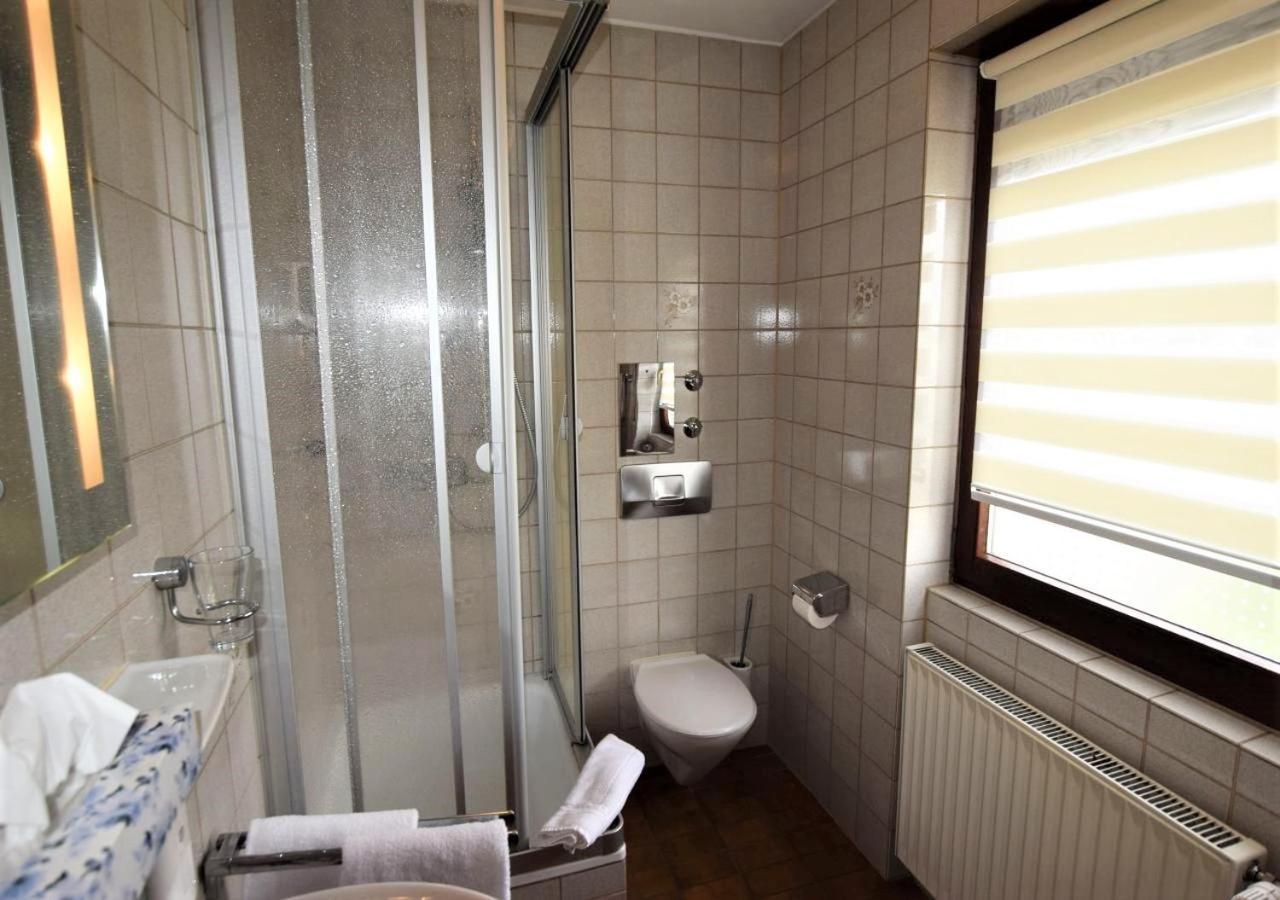 Hotel Alena - Kontaktlos Check-In Filderstadt Zimmer foto
